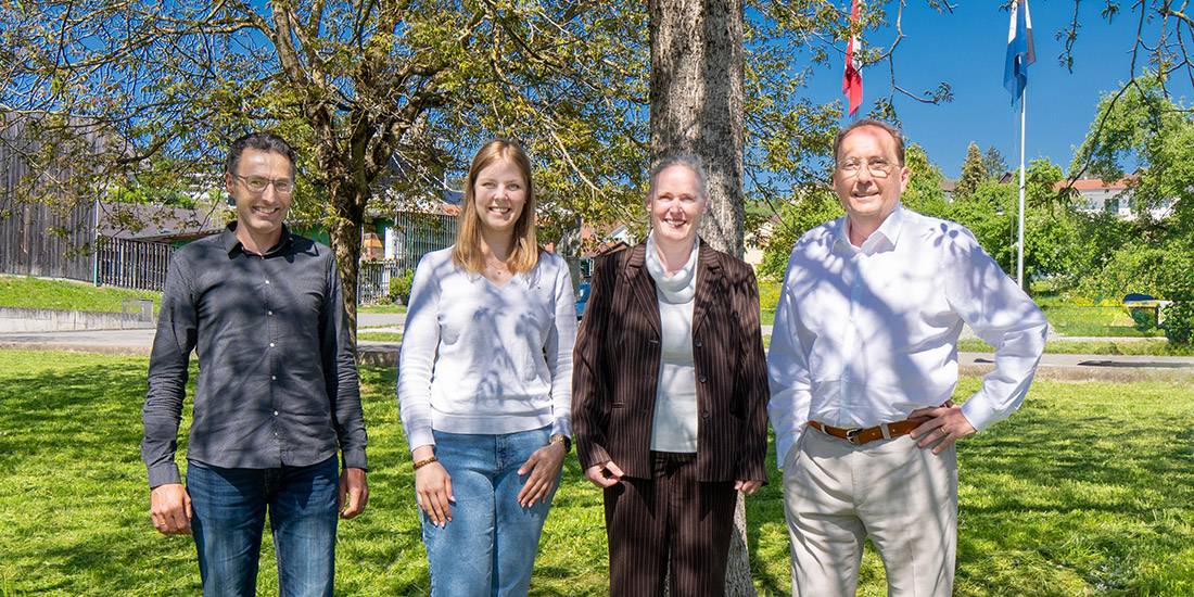 Orientierten über den Jahresabschluss 2024: Martin Suter, Solveig Merkofer, Karin Dettke und Gemeideamman Jörg Bruder (von links).